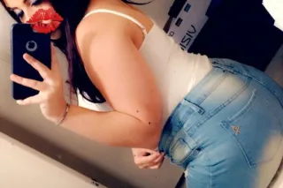 Sexy Latina incall outcalll facetime shows 😛🤤😘 - Image 3