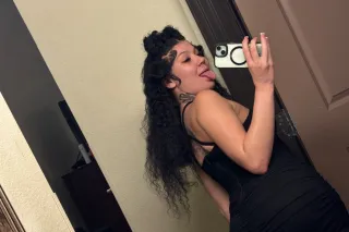 Cum see me Sexy n Sensual .💋🥂 - Image 5